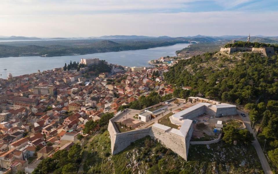 Blue House Sibenik Apartment Bagian luar foto